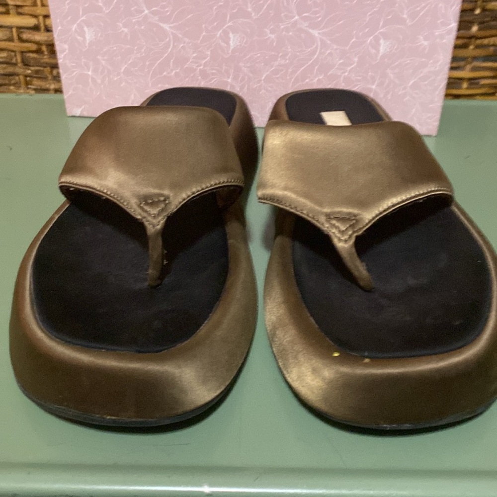 NWOB ZARA Satin Olive green and black Platform Sandals w/defects  40, USA 8.5 - Picture 4 of 9